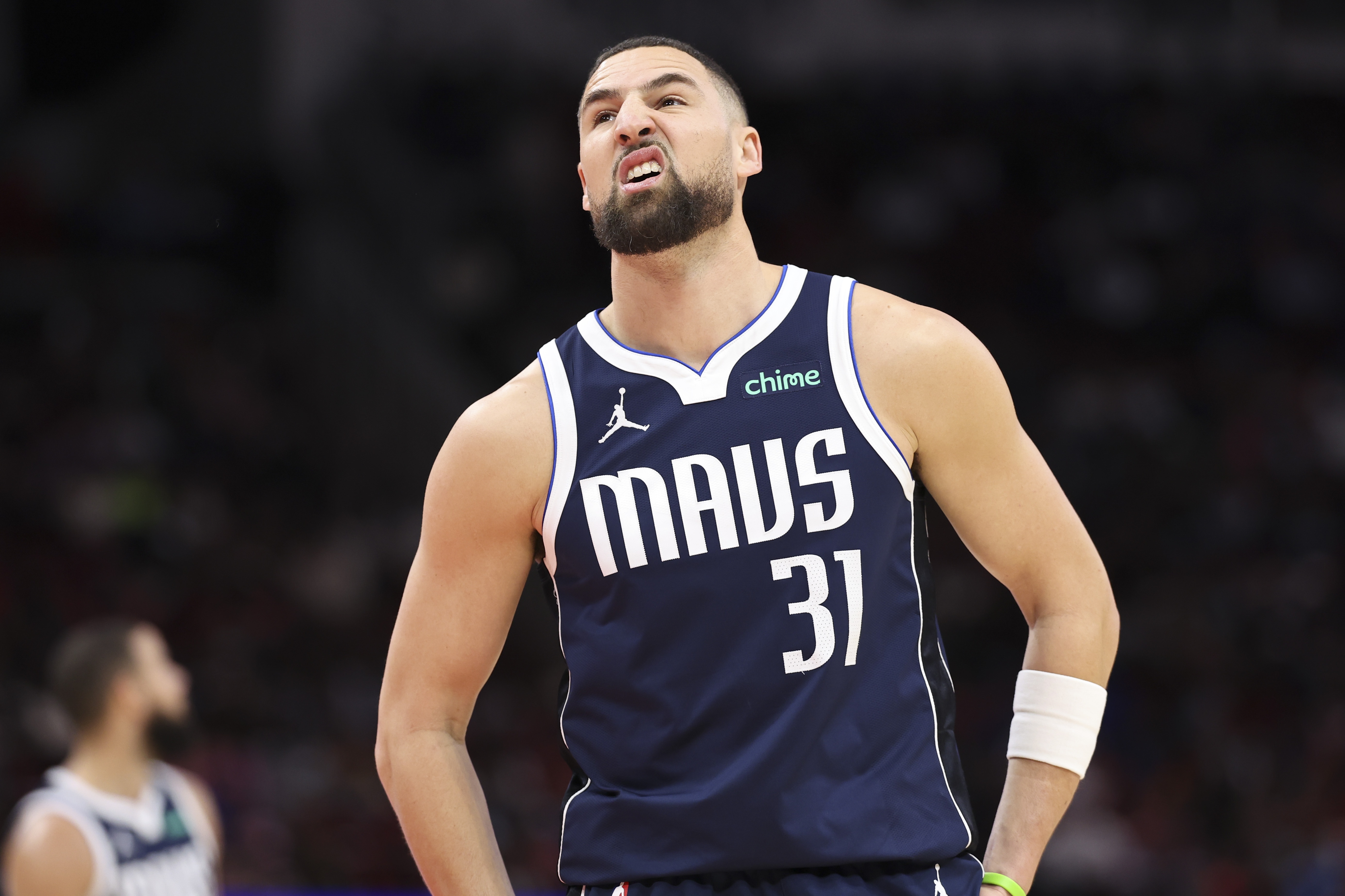 yl23455永利官网-Stein：独行侠正在探索涉及加福德、克莱和拉塞尔的潜在交易方案